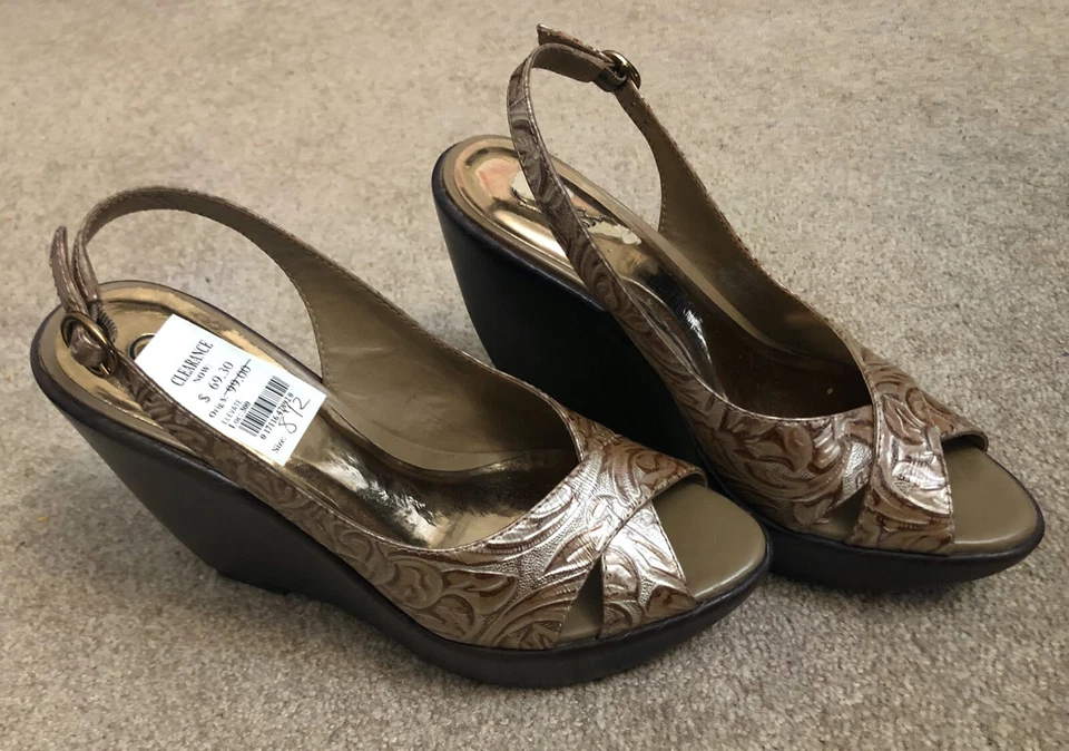 NWT! Carlos Santana Elevate Brown Leather Open Toe Sling Back Wedge Sandals 8.5 - Image 2 of 4