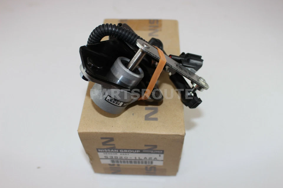 Sensor de ajuste de altura de suspensión trasera OEM Nissan Armada Infiniti QX56 QX80 Foto 4 de 4