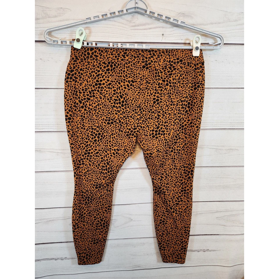 Lands End Women's Brown Black Leopard Stretch Mid Rise Cropped Legging Size 2X - Image 2 of 4