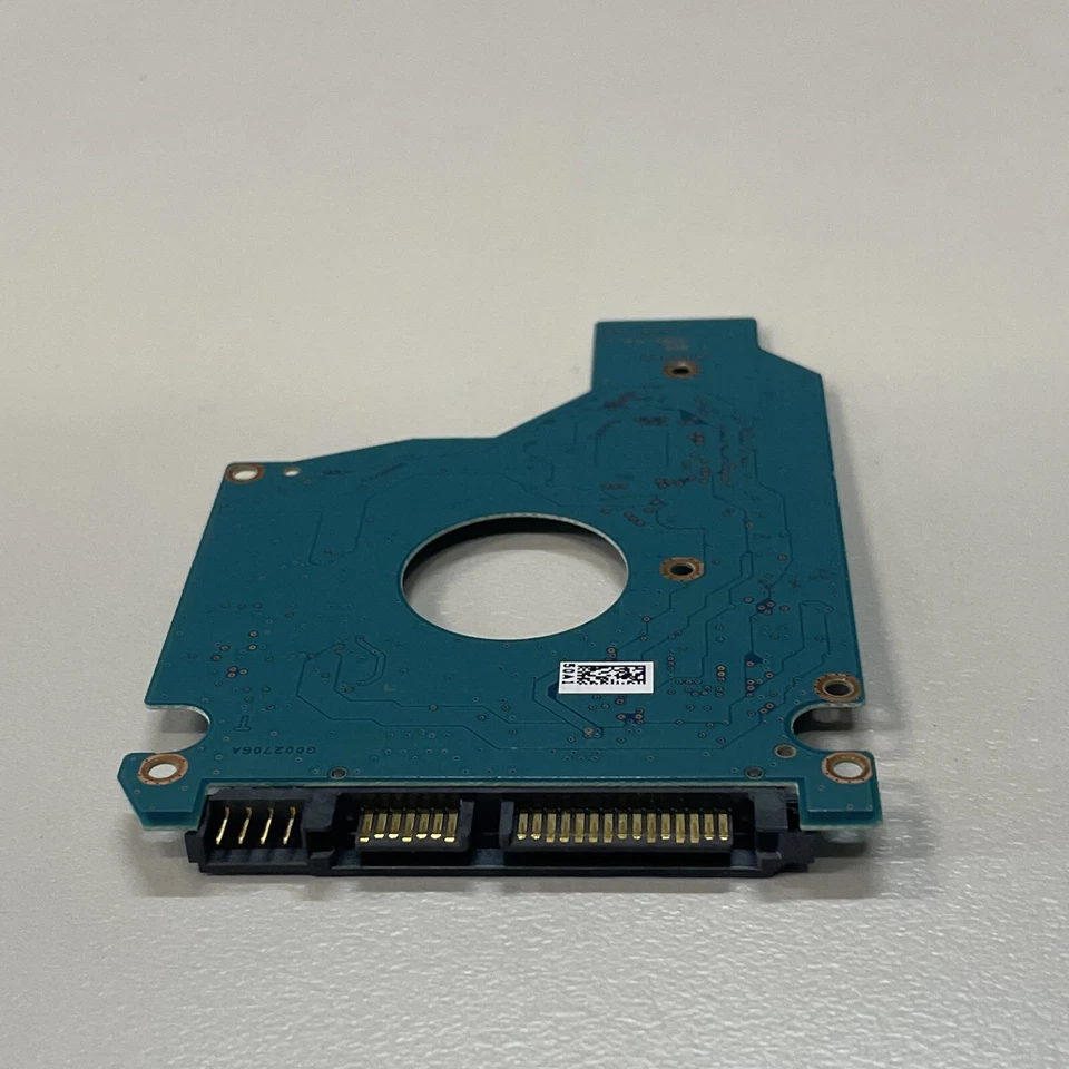 Toshiba G002706A 2.5" SATA HDD PCB Board 010 A0/GH101M HDD2J11 MK6465GSXN - Image 3 of 4