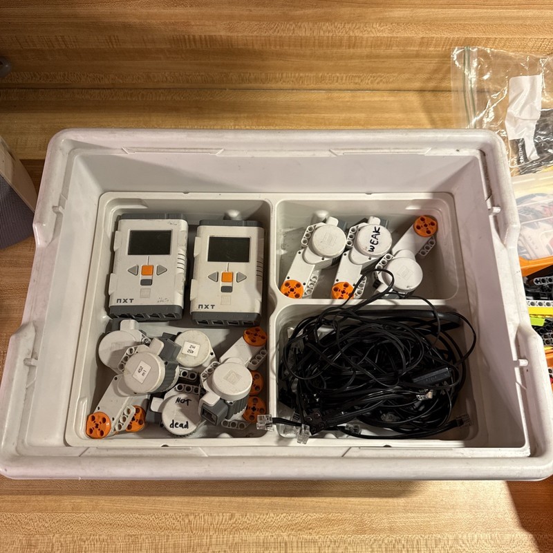 Lego Mindstorms NXT 2.0 LOT - Lot of Pieces/Parts Untested