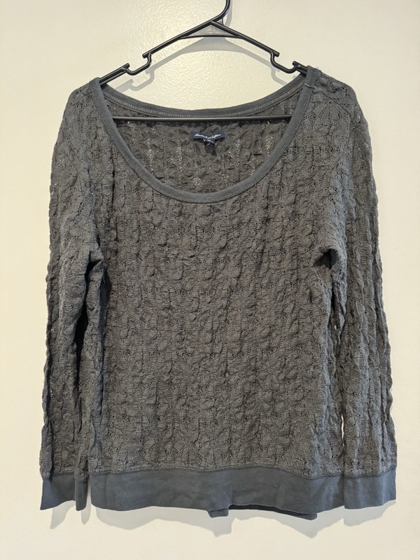 AMERICAN EAGLE Long Sleeve Gray Floral Lace Scoop Neck Blouse SIZE SMALL