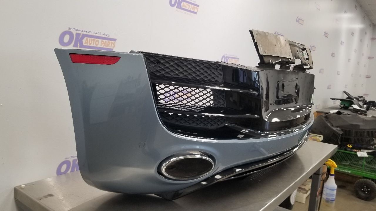 11 AUDI R8 QUATTRO COUPE COMPLETE REAR BUMPER WITH SENSORS BLUE AND BLACK