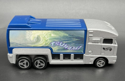 Hot Wheels 1998 Tsunami Racing Team Helpful Hauler Mattel Loose Car China 1:43