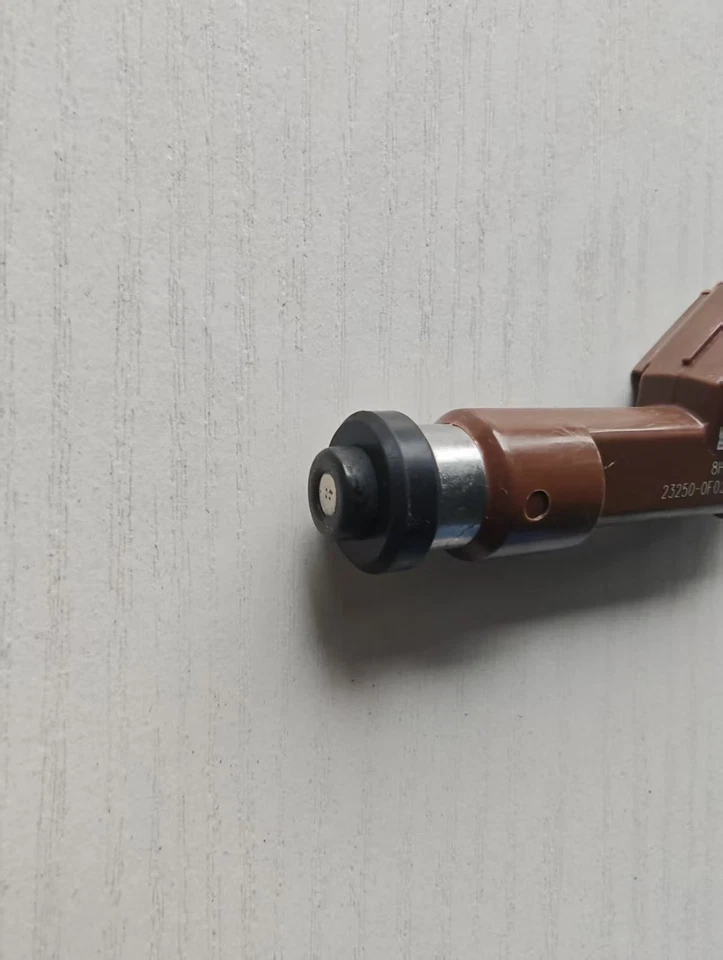 8x OEM DENSO FUEL INJECTORS 23250-50060 TUNDRA SEQUOIA 4RUNNER GX470 LX470 4.7L Foto 4 de 4