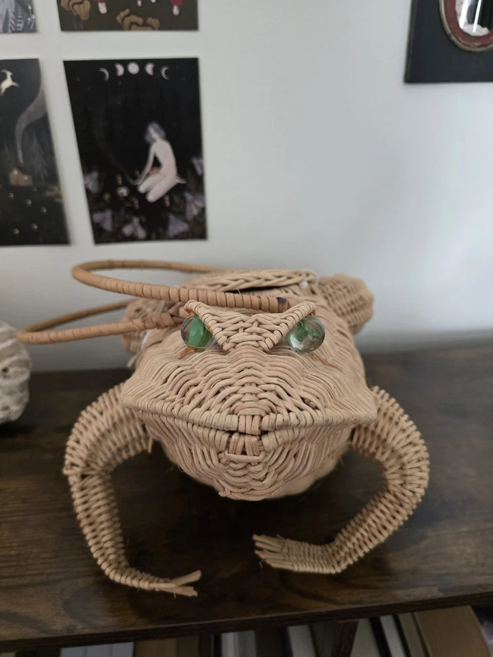 Cartera rana mimbre vintage tostada rara década de 1950 mediados de siglo Foto 4 de 4