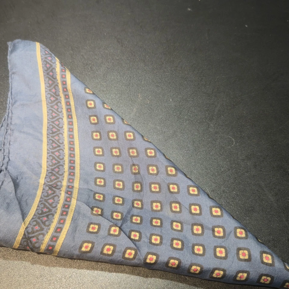 蓝色和金色带几何方形图案19英寸头巾手帕 — 第 3/4 张图片