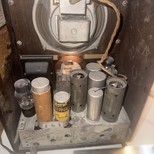 VINTAGE  RARE  PHILCO  Tombstone 60MB. 15.000 Tube Radio Made In 1934 READ - Afbeelding 8 van 14