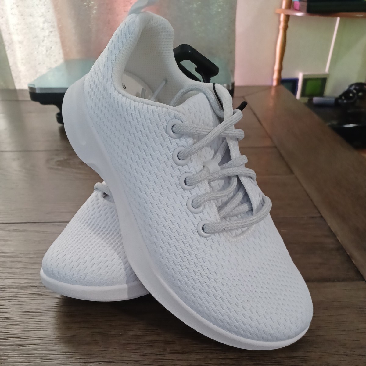 Athletic works Women's Memory Foam White sneaker zise New whith