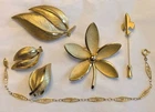 Vintage Trifari Signed Gold Tone Jewelry Lot Leaf Brooch Earrings Bracelet