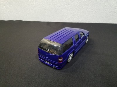 RARE JADA TOYS DUB CITY 2000 CHEVY SUBURBAN SUV 1:24 DIECAST MODEL