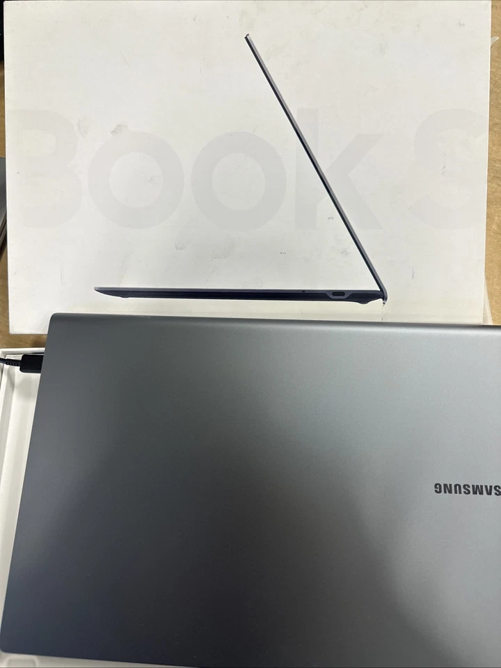 Samsung Galaxy Book S SM-W767 256 GB, Wi-Fi + 4G, 13.3 in - Mercury Gray - Image 3 of 3