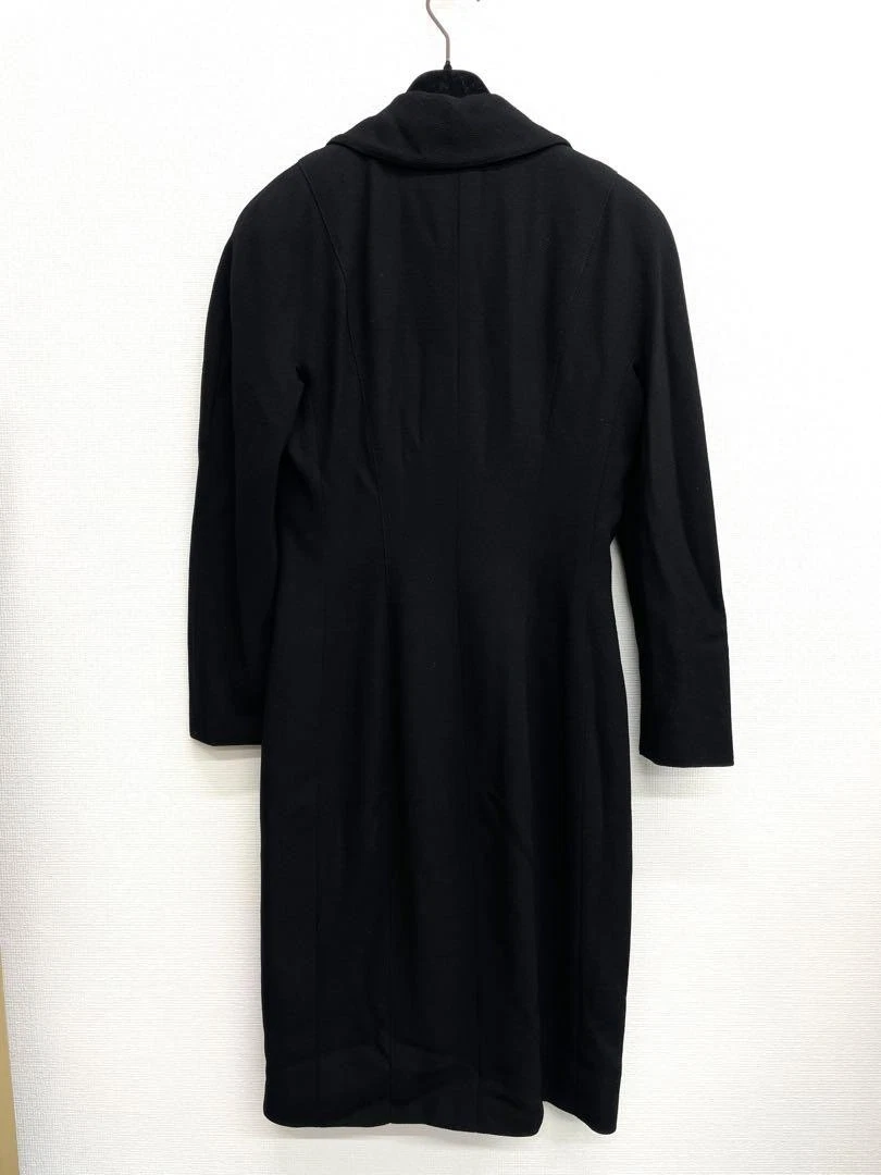 Cappotto modello popolare Chanel intrecciato con bottoni cocco