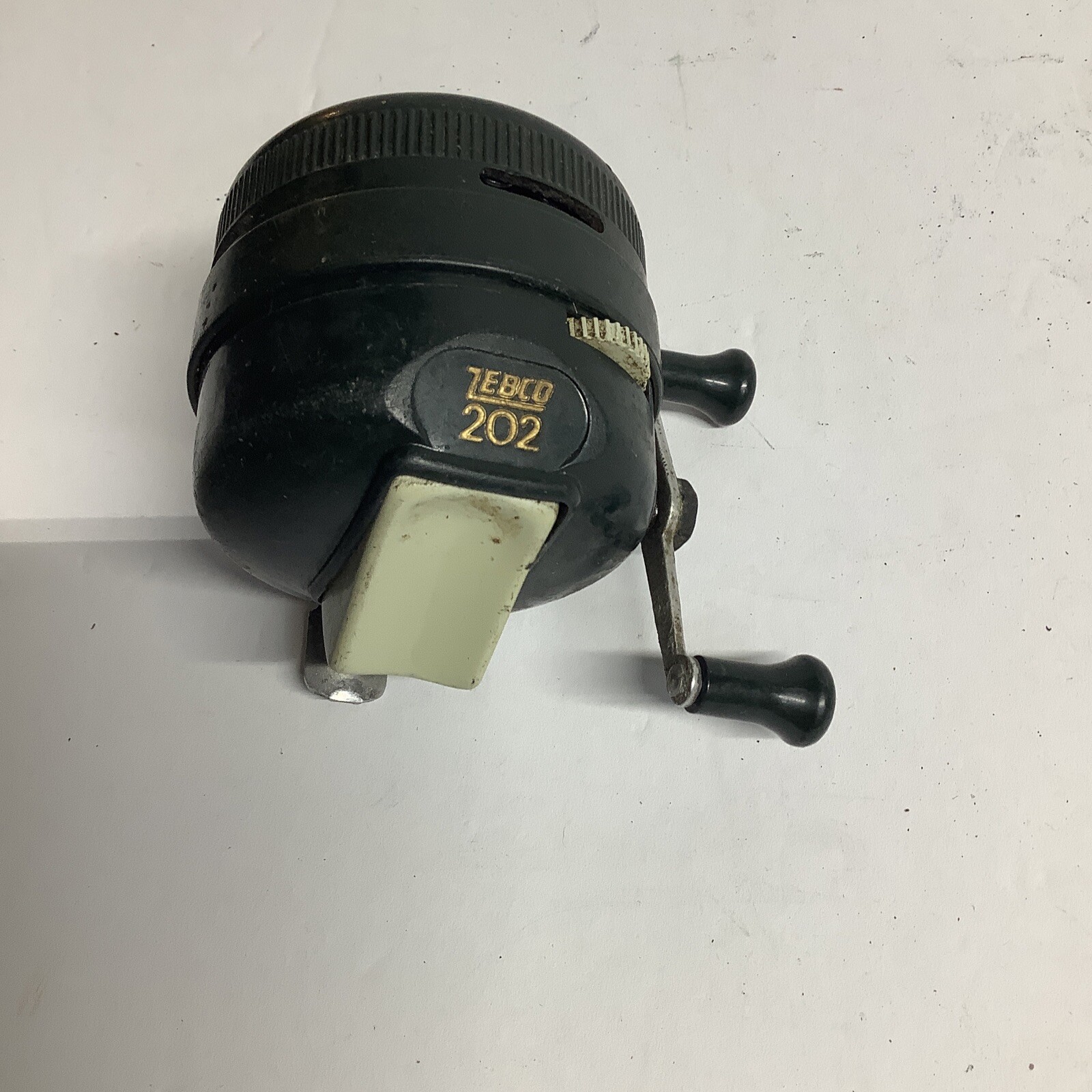 VINTAGE ZEBCO 202 FISHING REEL WITH METAL FOOT & ZEBCO Pole 4030 5 Foot
