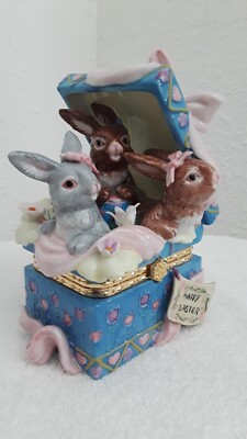 Happy Easter Porcelain 3 Bunnie Rabbits Bows In Decorative Keepsake Hinged Box 