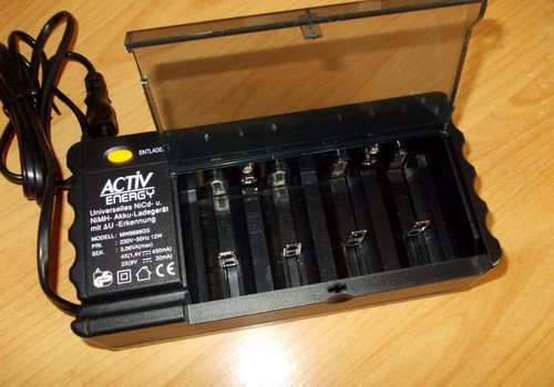Akku-Ladegerät für AAA, AA, C, D, 9 Volt Block - Bild 3 von 5