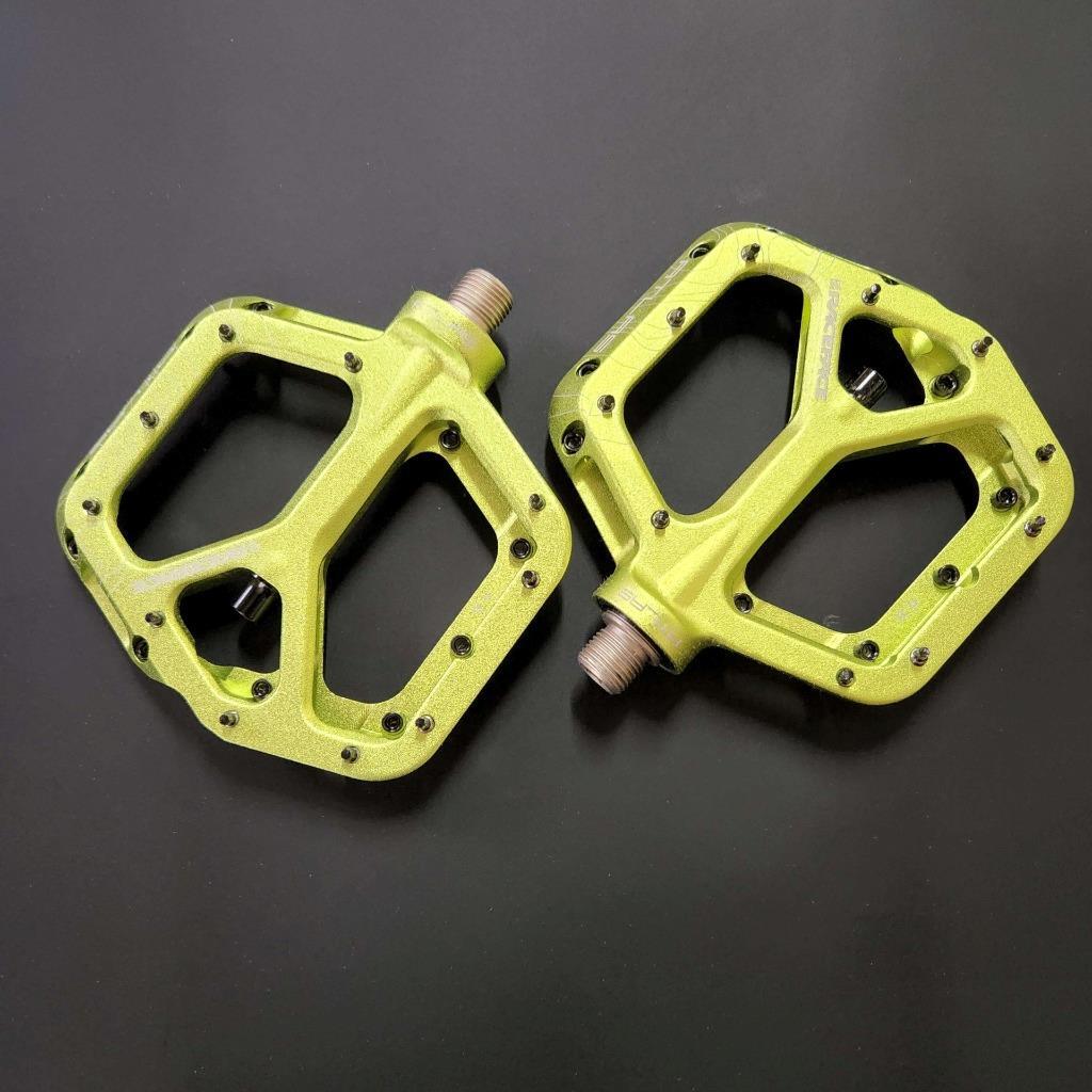 RaceFace Atlas Aluminum Green Platform Pedal MTB BMX 9/16" Customer Return