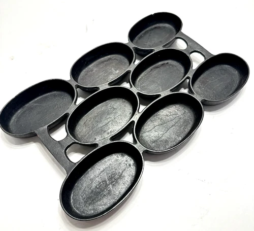 Antique Griswold Cast Iron Gem Muffin Pan #943 Mini Cakes Breads Rolls USA