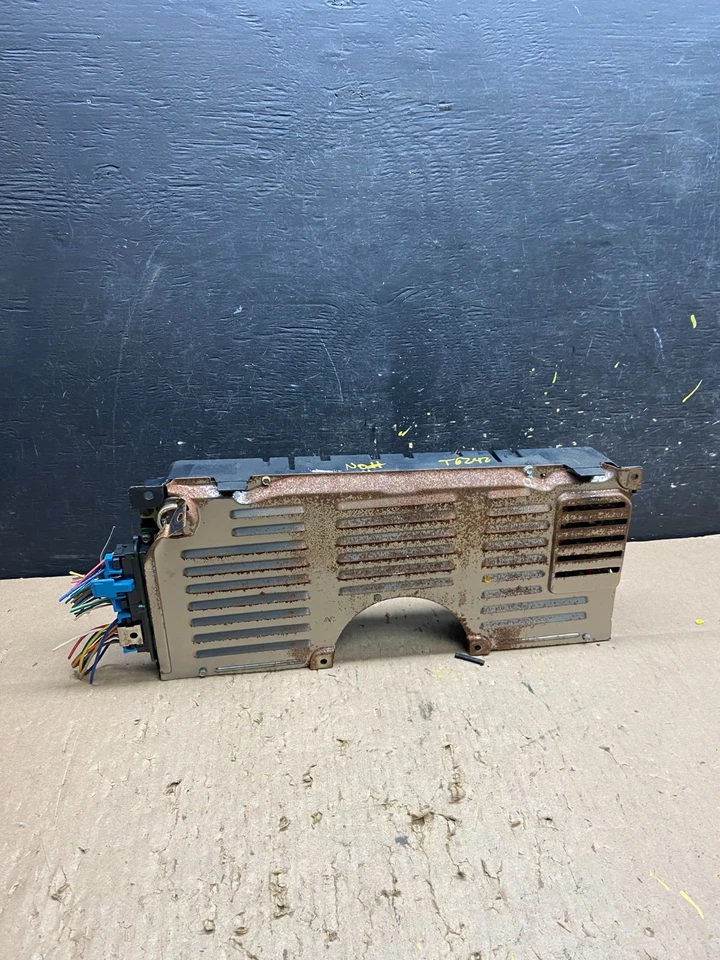 Chevrolet Corvette 1984 a 1989 velocímetro calibre de racimo OEM T6241 DG Foto 4 de 4