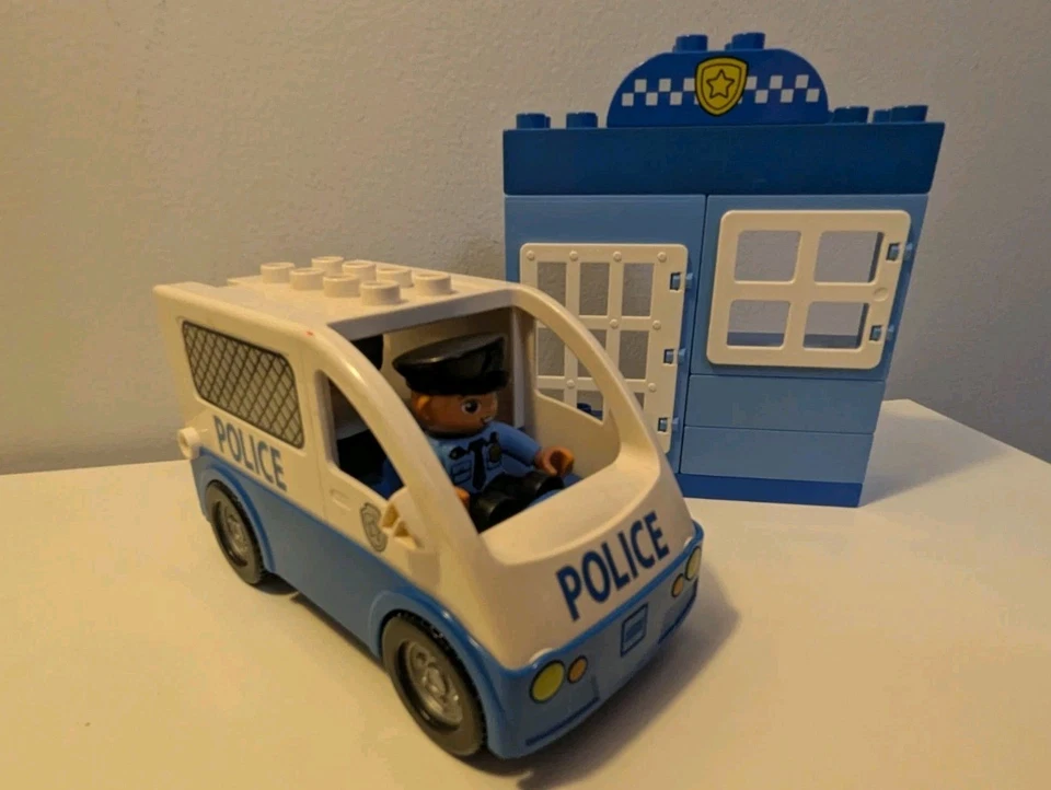 Lego DUPLO: Cops & Robber - Image 3 of 4