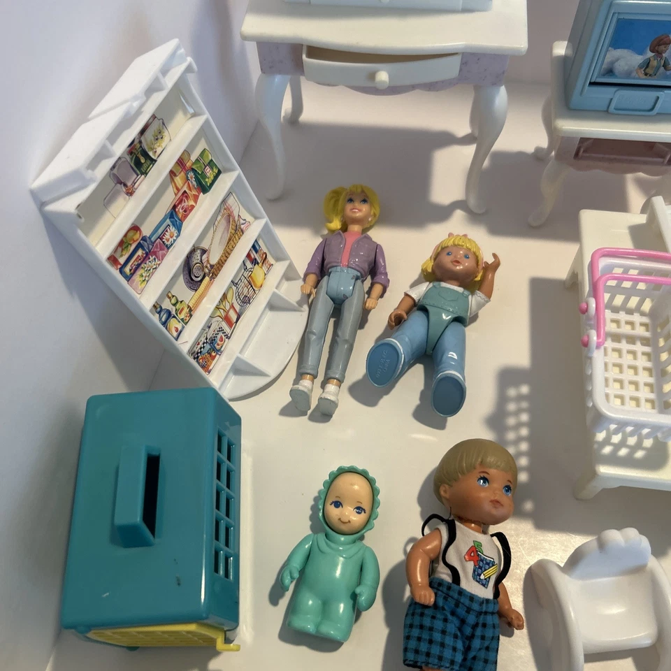 VTG Fisher Price, Barbie, Playskool Furniture & Accessories Lot Mix Dollhouse - Image 2 of 4