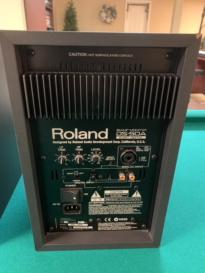 Un par de monitores digitales Roland DS-50A Bi-Amp en excelente estado Foto 2 de 4