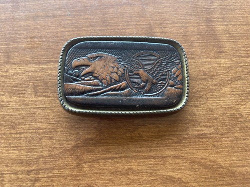 Hebilla de cinturón de águila americana grabada de cuero y latón vintage - Imagen 2 de 3