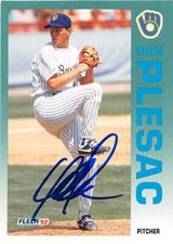 Dan Plesac autographed baseball card (Milwaukee Brewers) 1992 Fleer #185