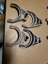 3RD & 4TH SHIFT FORK/T5/5SPEED/USED/1352-096-004U