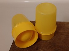 2 Tupperware Eierbecher 2166 Eierfreunde mit Haube 2167 Gelb TOP!