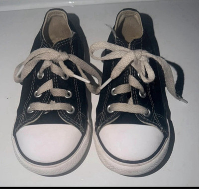 Converse Chuck Taylor All Star Low Top Canvas Sneakers Black