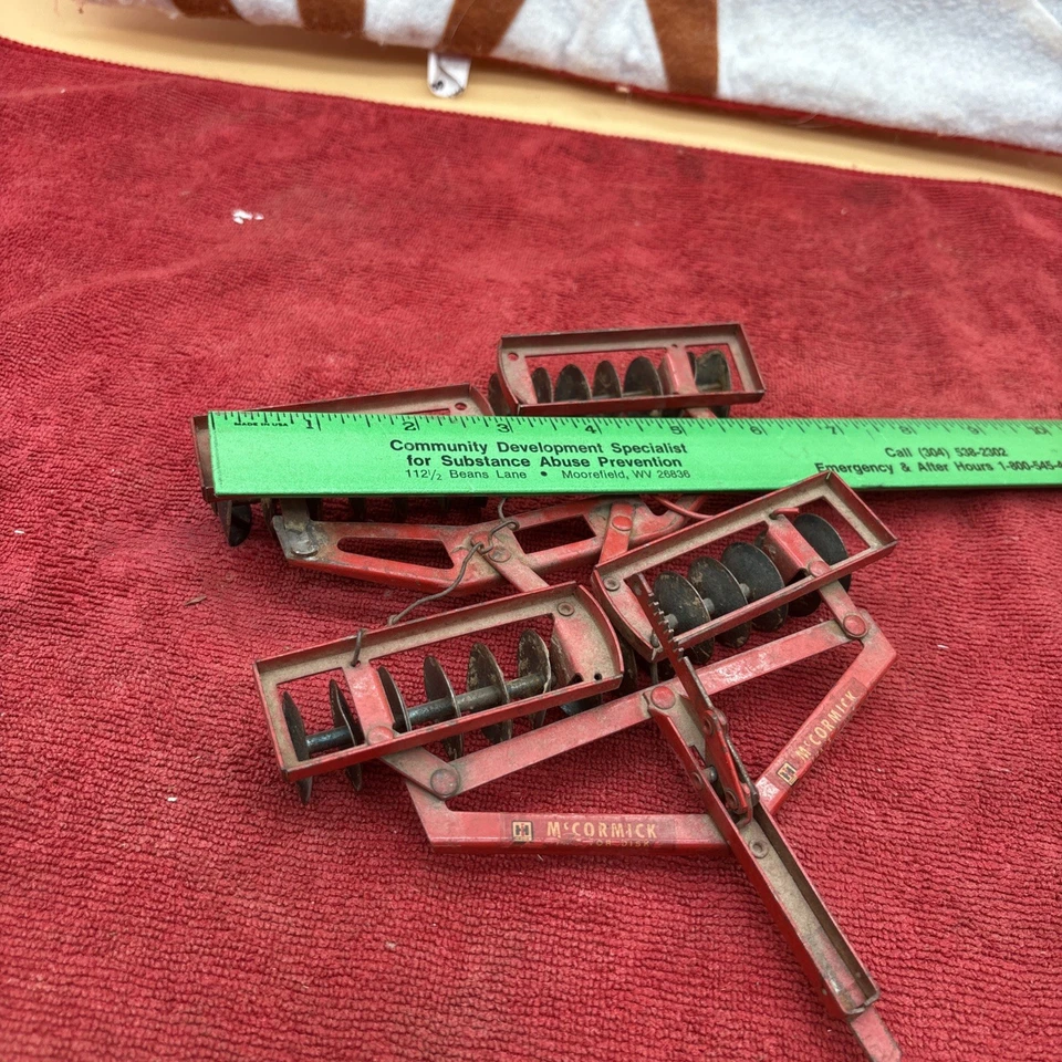 Vintage Tru-Scale IH McCormick Tractor Disk, Harrow, farm Toy Eska - Image 2 of 4