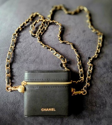 CHANEL BEAUTE Lipstick Case w/ Detachable Chain Faux PEARL Zipper
