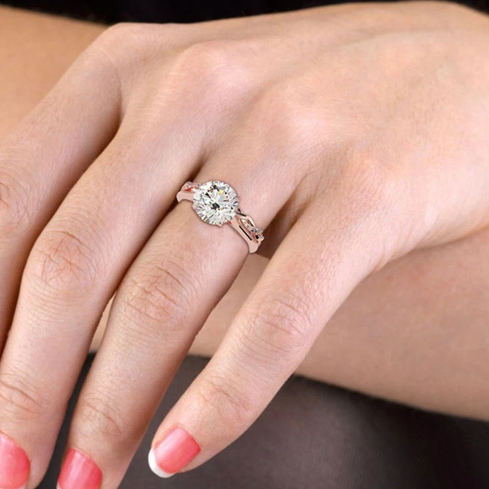 Juego de anillos de boda de oro rosa de 14k con diamantes redondos cultivados en laboratorio de 3,8 quilates certificado IGI Foto 4 de 4