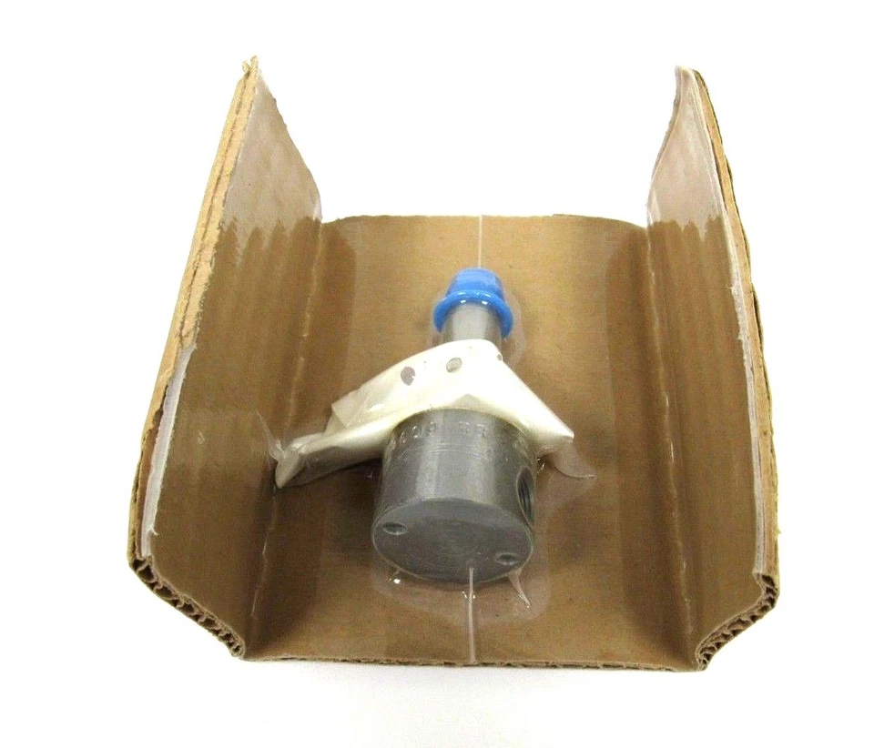 NEW GRAINGER 4A688 SOLENOID VALVE 044156333 - Image 2 of 3