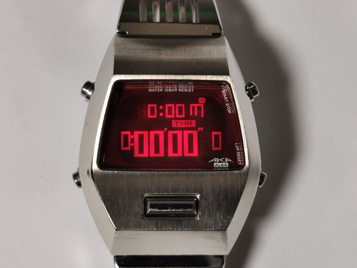Near Mint SEIKO ALBA AKA AMAD003 W670-4000 Darth Vader Near Mint SEIKO ALBA AKA AMAD003 W670-4000 Darth Vader