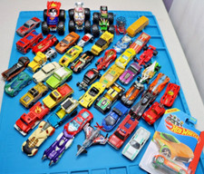 Mixed lot of HOT WHEELS MATCHBOX Toy Vehicles Cars Monster Trucks Batmobile