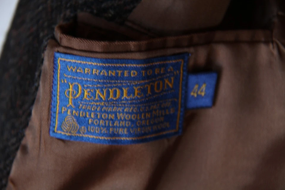 Vtg Pendleton Men's 44 Wool Tweed Gray Herringbone Blazer Tan Elbow Patch USA - Image 3 of 4