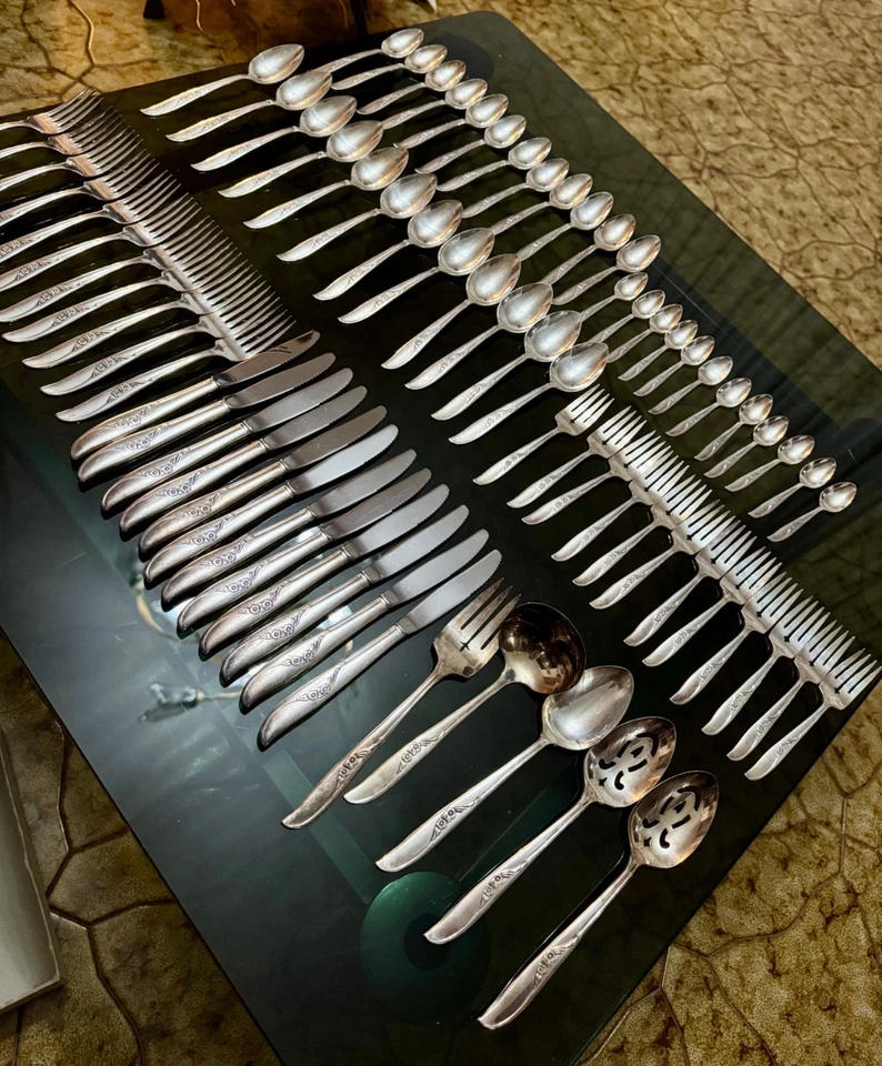 Set posate WM A Rogers 76 pezzi-Selectional Oneida Ltd - Immagine 4 di 4