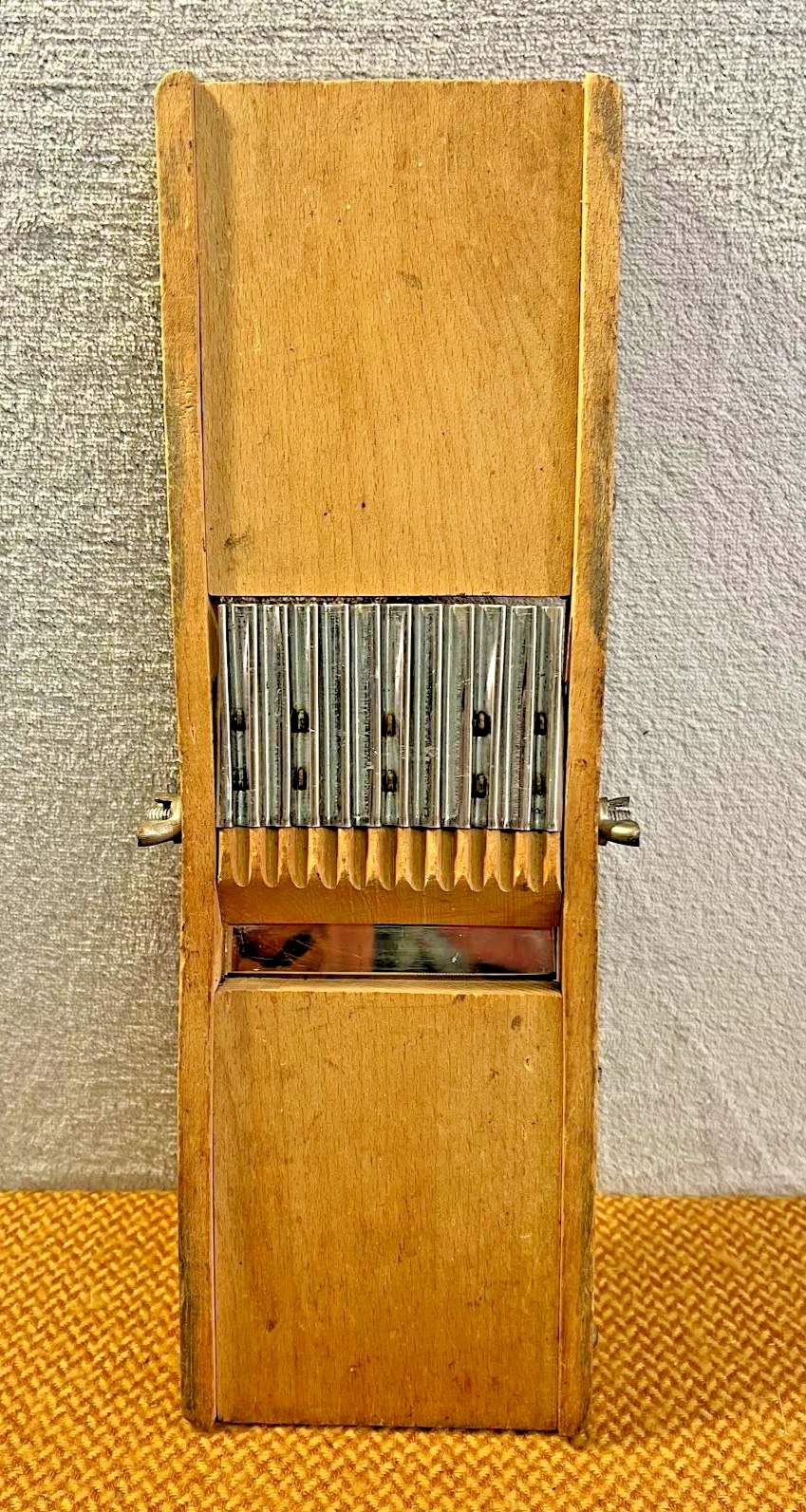 Vintage Food Mandolin Fruit & Vegetable Slicer ~ Potato Slicer Dauphinoise ~
Opens in a new window o