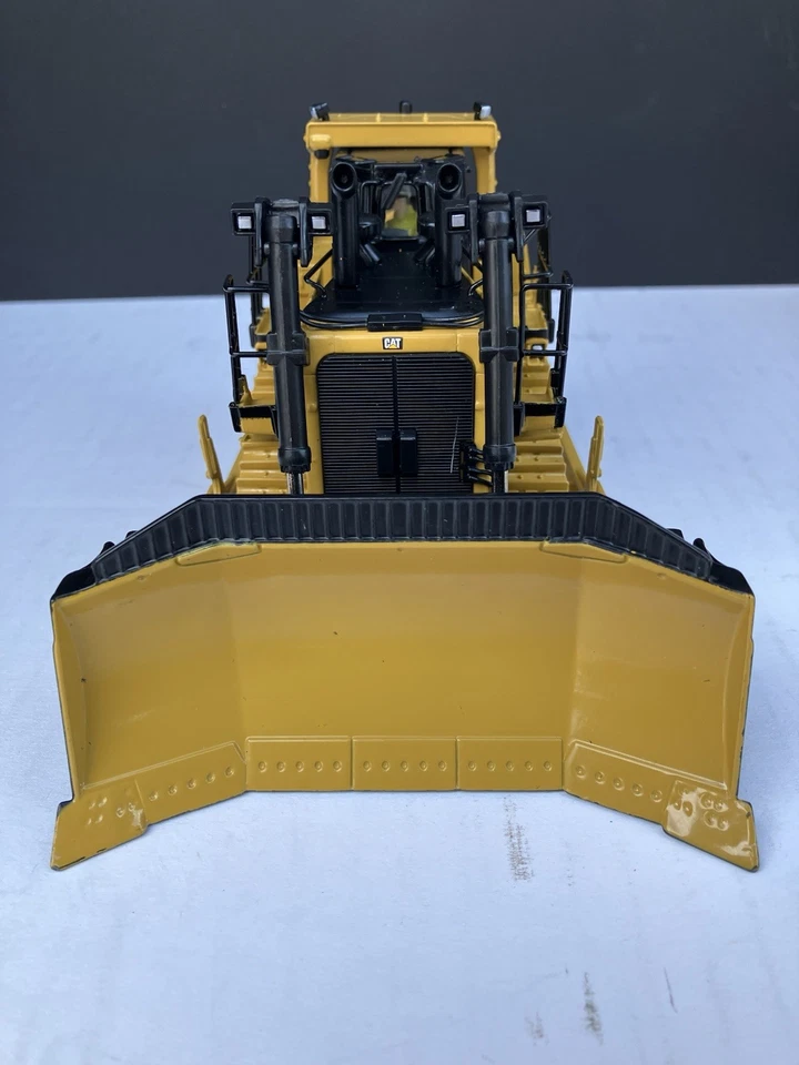 CAT D10T2 Bulldozer 1/50 Scale Replica High Line Series By Diecast Masters 85532 - Image 4 of 4