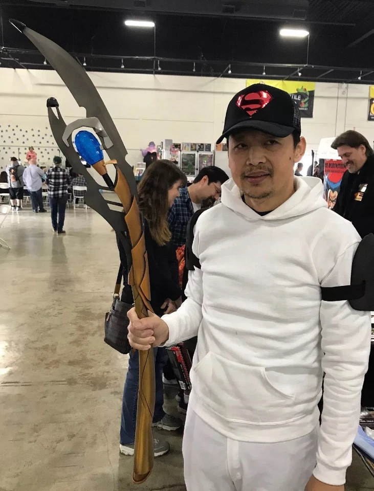 47"Avengers Age Of Ultron Loki’s Staff ScepterCollector Version WithStand HK8734 - Image 3 of 3