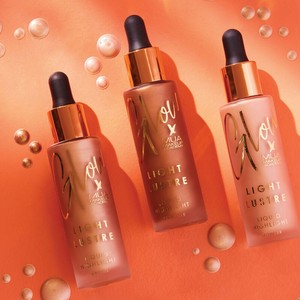 mua light lustre liquid highlighter