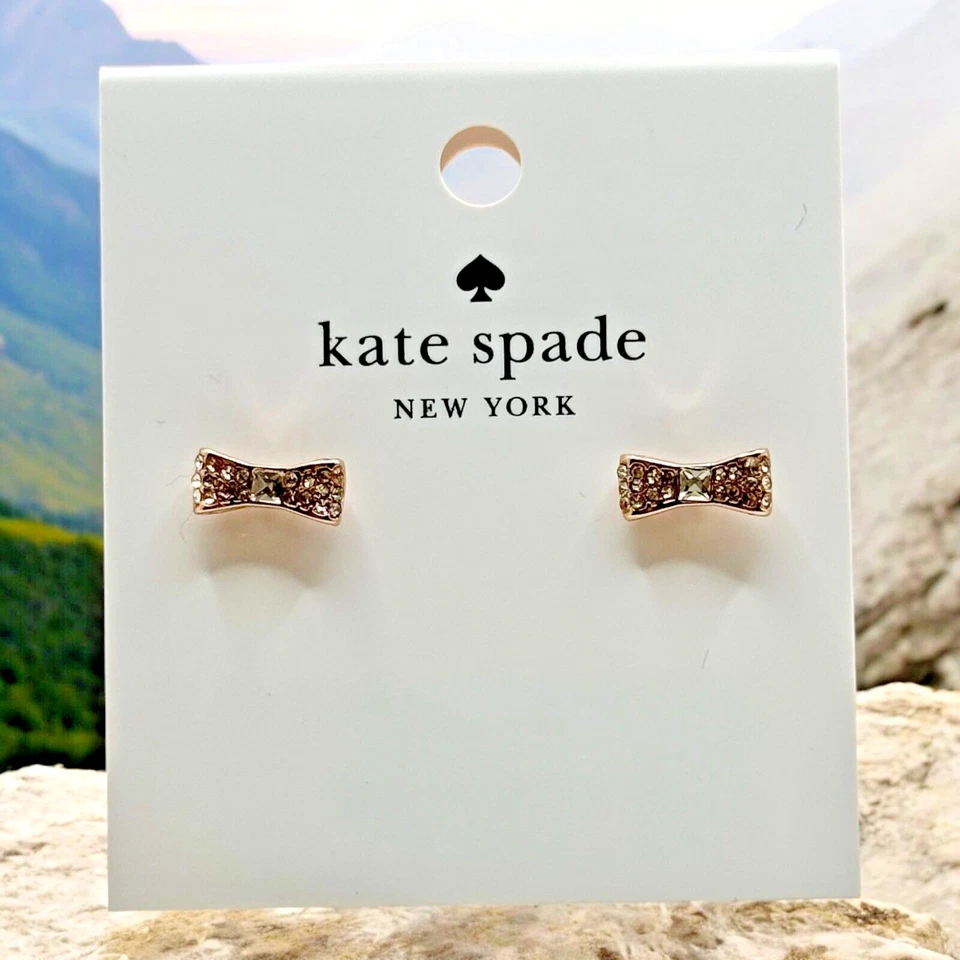 Juego de aretes Kate Spade Rose GP listos con arco pavé cristal nuevos con etiquetas $39 + regalo GRATIS Foto 2 de 4