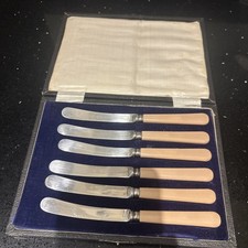 Vintage Butter Knives Set 6 Art Deco Silver plated beige Bakelite Handles boxed 