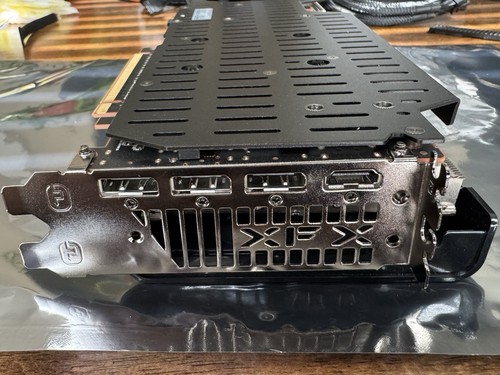 XFX AMD Radeon RX 7900 GRE 16GB GDDR6 Graphics Card - Less Than 10 Hours Of Use - Afbeelding 4 van 6
