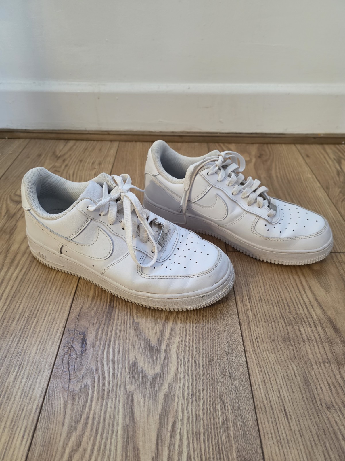 Nike Trainers Womens UK 6 White Air Force 1 AF1  Low Classic Sneakers image 3