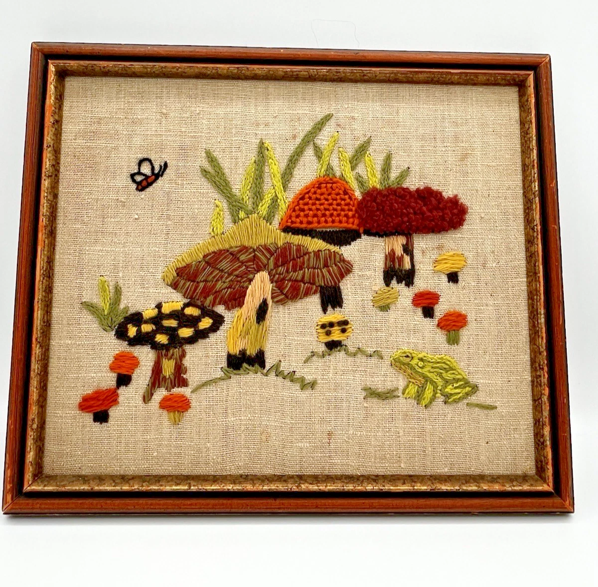 Broderie Crewel Vintage Années 60-70 - Panier De Fleurs Printemps, Cadre Bois 18" X 22"