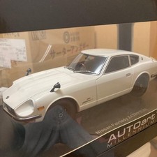 Autoart 1/18  Fairlady z 432 ps30 white 277998