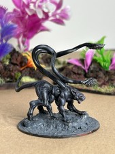 Dungeons and Dragons: DnD Miniature Displacer...